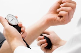 طبيبة توضح كيفية تأجيل تفاقم ارتفاع مستوى ضغط الدم