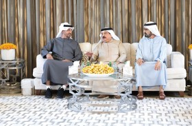 محمد بن زايد ومحمد بن راشد وملك البحرين يحضرون مأدبة غداء 