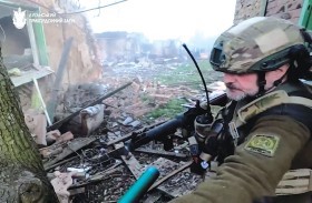 أوكرانيا تستعد لعبور نهر دنيبر وقوات روسية تتقدم في ماريينكا