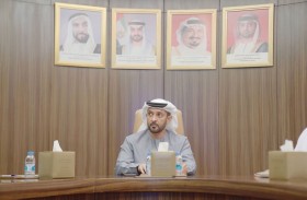 عبدالعزيز بن حميد يطلع على تقرير المشاريع العقارية بعجمان في الربع الأول