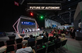 «مستقبل القيادة الذاتية» يقدم مجموعة من الرؤى  حول التطبيقات التجارية والمدنية لتقنيات القيادة الذاتية