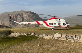 جناح جو شرطة رأس الخيمة ينقذ 3 أشخاص علقوا على ارتفاع 4000 قدم بأحد الجبال