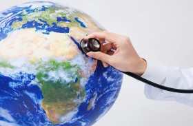 تقرير يؤكد التزام الإمارات بخفض الانبعاثات الكربونية بقطاع الرعاية الصحية بنسبة 20 %