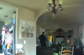 طفل يحبط سرقة منزله بذكاء 