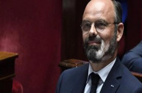 لحية رئيس وزراء فرنسا البيضاء رمز لأزمة كورونا؟