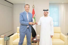 الظالعي يبحث تطوير الرجبي مع السفير البريطاني