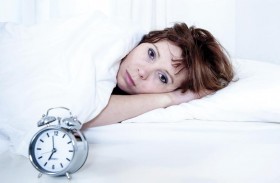 ما الوقت الأنسب للنوم حتى لا تشعر بالتعب في الصباح؟