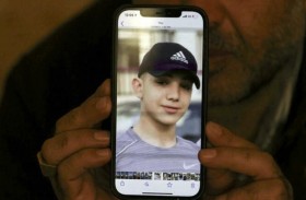 أمل فتى فلسطيني مريض تحتجزه إسرائيل بدون تهمة 