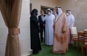 حاكم الشارقة يتفقد سكني طلاب وطالبات جامعة خورفكان