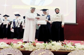 سالم بن سلطان القاسمي يشهد حفل تخريج طالبات مدرسة سعود بن صقر الخيرية «فرع 3»