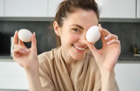 تناول بيضتين يومياً.. فائدة غذائية أم خطر صحي خفي؟