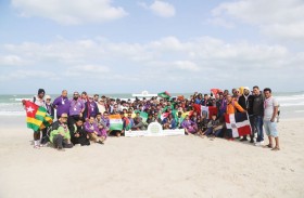 الوفود الكشفية العالمية يتنافسون في رياضات بحرية على شاطئ الحمرية 