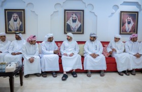 حمدان بن محمد يقدم واجب العزاء في وفاة محمد حمد بن قطامي العامري