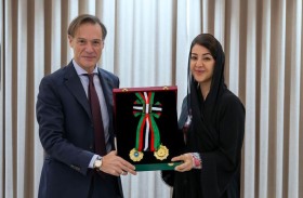 رئيس الدولة يمنح سفير اليونان وسام الاستقلال من الدرجة الأولى