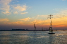 اقتصادية أبوظبي توسع نطاق برنامج تحفيز تعرفة الطاقة لدعم إنتاجية وفعالية القطاع الصناعي 