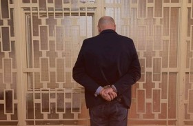 «مختار» متورط في بيع الأطفال 