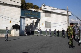 61 سجينة إيرانية يضربن عن الطعام احتجاجاً على الإعدامات