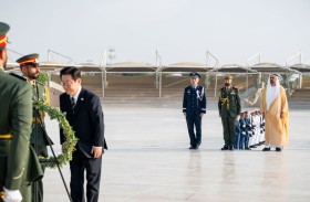 ذياب بن محمد بن زايد يستقبل رئيس جمهورية كوريا في واحة الكرامة