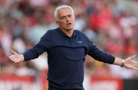 مورينيو ينفي أي تواصل مع ريال مدريد 