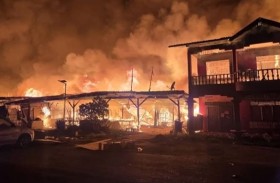 حريق يحول 1000 منزل إلى رماد ويشرد 9000 شخص