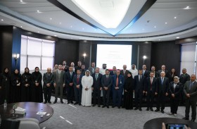 المالية المركزية بالشارقة تستعرض تجربتها المالية المتكاملة 