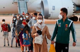 وصول مئة أفغاني إلى مدريد على متن طائرة إسبانية 