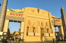 واجهات الأجنحة بالقرية العالمية رمز لتراث وثقافات العالم ..  (1)