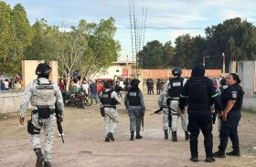 هجوم مسلح على ملعب كرة قدم 