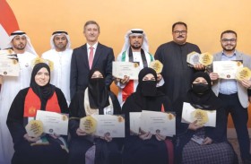 نحّالو الإمارات يحصدون جوائز مسابقة باريس الدولية للعسل