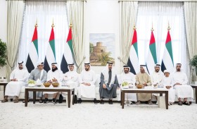 رئيس الدولة والشيوخ يحضرون حفل زفاف زايد بن طحنون بن محمد