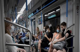 متحورة دلتا تنهش موسكو وتعيق رفع القيود في العالم  