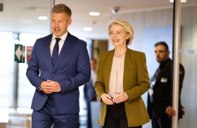 رئيس الوزراء المجري الجديد في بروكسل لطيّ خلافات عهد أوربان