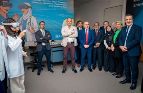 جامعة عجمان تطلق مختبر الواقع الافتراضي التفاعلي ومركز PharmaPro لتعلّم صناعة الأدوية