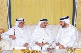 حاكم عجمان يقدم واجب العزاء في وفاة سعيد بن أحمد بن خلف العتيبة