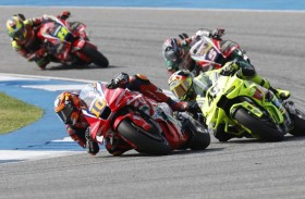 موتو جي بي.. بيتزيكي يتوّج بالسباق الافتتاحي في تايلاند وماركيس ينسحب 