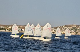 «أبوظبي للشراع الحديث» يعسكر في إيطاليا ويشارك في بطولة «أورا»