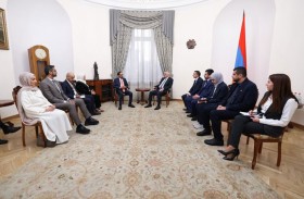 علي راشد النعيمي يلتقي نائب رئيس مجلس الوزراء في أرمينيا