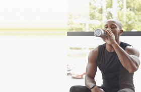 مكملات ما قبل التمارين الرياضية تثير قلقا صحيا جديدا يهدد الشباب