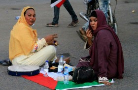 ناشطة سودانية تحصل على جائزة لحقوق الإنسان 