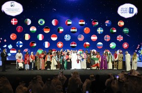 محمد بن راشد يكرم عبد الله البري من قطر وآمنة المنصوري من الإمارات لإحرازهما مناصفة لقب بطل تحدي القراءة العربي 2023