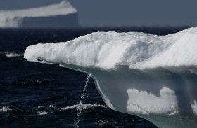 تقلص كبير في صفيحة غرينلاند الجليدية.. وتحذير من آثار خطيرة