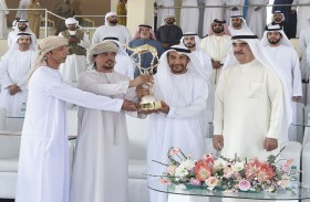 سعود بن راشد المعلا يشهد ختام فعاليات مهرجان أم القيوين لسباقات الهجن العربية الأصيلة 