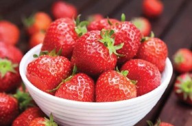 لماذا يحذر الخبراء من الإفراط في تناول الفراولة؟