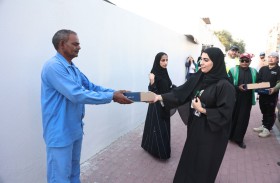 «الدعم اللوجستي» في شرطة دبي توزع 1000 وجبة إفطار صائم