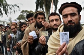 باكستان تأمر الأفغان المقيمين بشكل غير قانوني بمغادرة البلاد