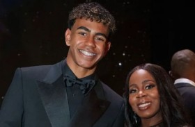 حولته إلى مشروع.. ادفع 800 يورو من أجل صورة مع والدة يامال