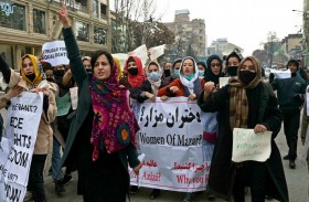 نساء أفغانيات يختبئن خشية من قمع حركة طالبان 