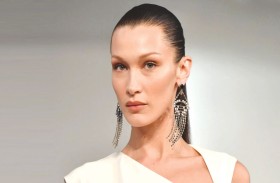 بيلا حديد تعلن شفاءها من مرض «لايم»