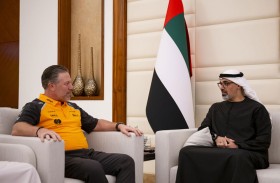 خالد بن محمد بن زايد يلتقي الرئيس التنفيذي لشركة «ماكلارين» للسباقات