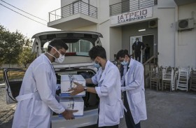 نصف سكان بريطانيا حصلوا على جرعة واحدة من اللقاحات  وامريكا تستعد لمساعدة الهند